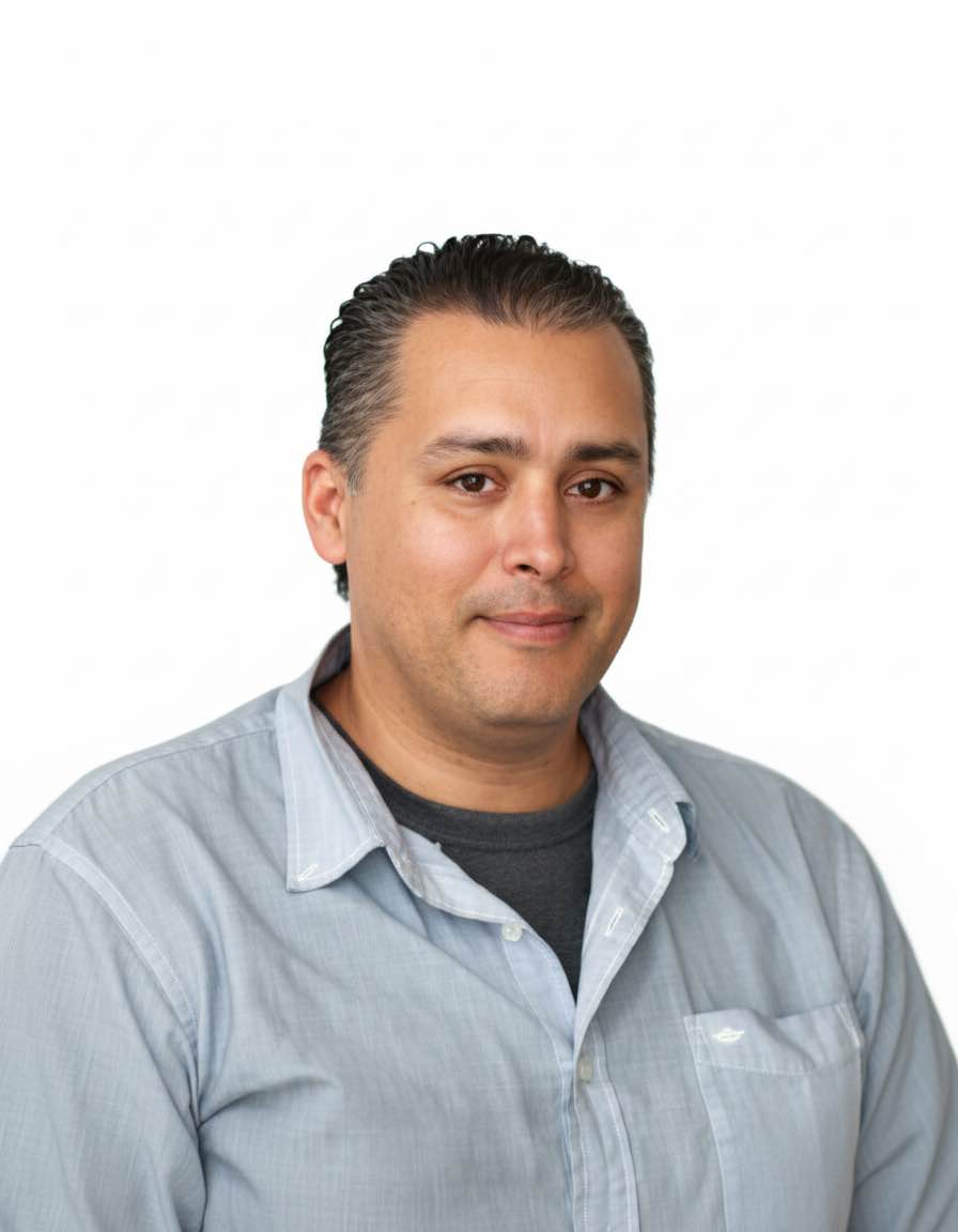 Преподаватель Гай, носитель языка — США