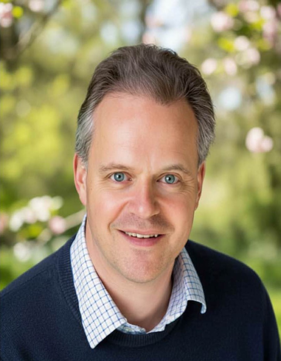 Преподаватель Руперт, носитель языка — Великобритания