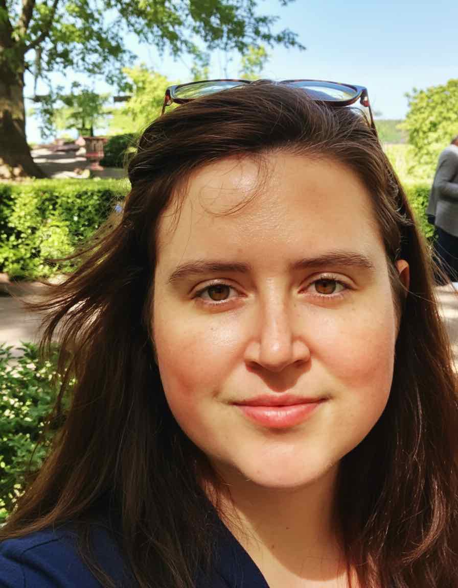 Преподаватель Сара, носитель языка — США